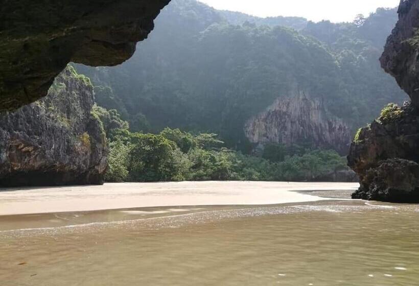 Pensió Cashew Nut Bungalow, Ko Mook