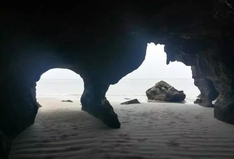 Majatalo Cashew Nut Bungalow, Ko Mook