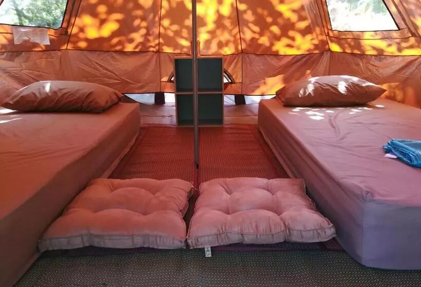 Majatalo Cashew Nut Bungalow, Ko Mook