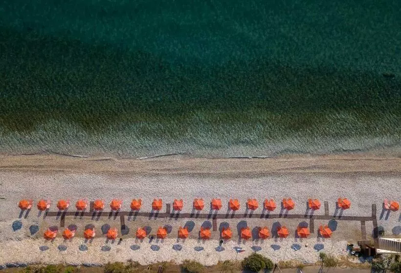 Hotelli Akrogiali Studios