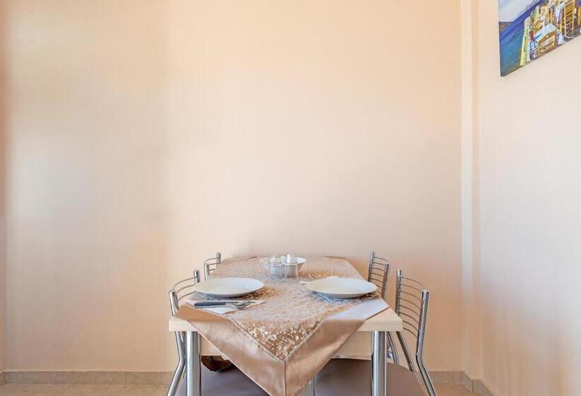 Отель Akrogiali Studios