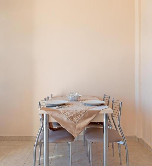 Отель Akrogiali Studios