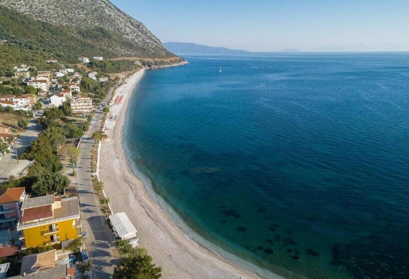 Отель Akrogiali Studios