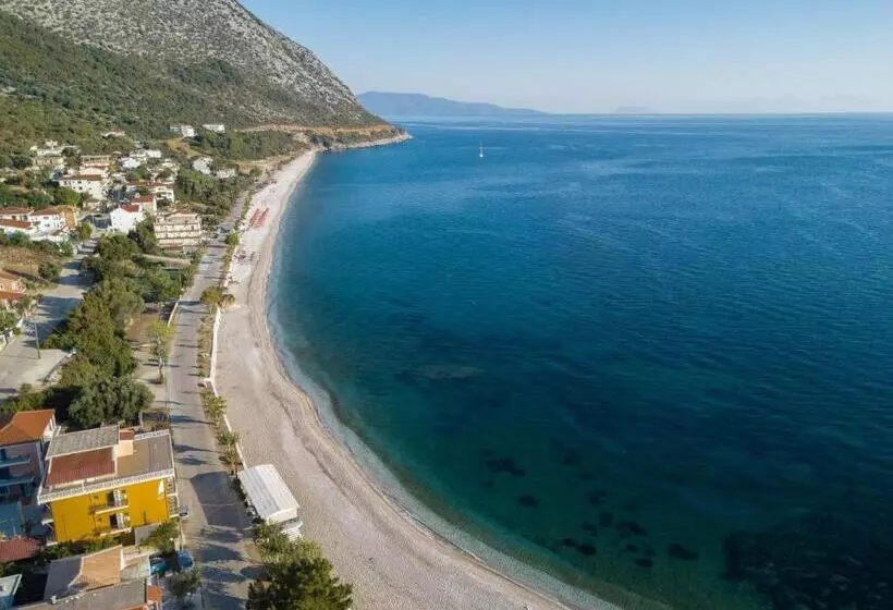 Hotelli Akrogiali Studios