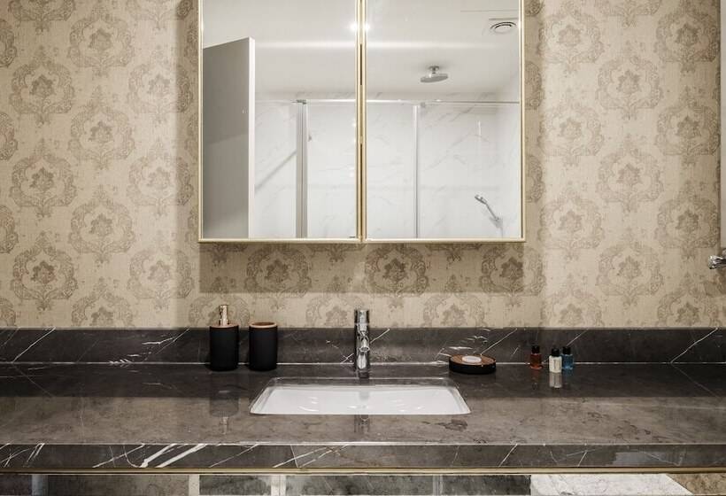 ホテル Avangart Residence By Newinn