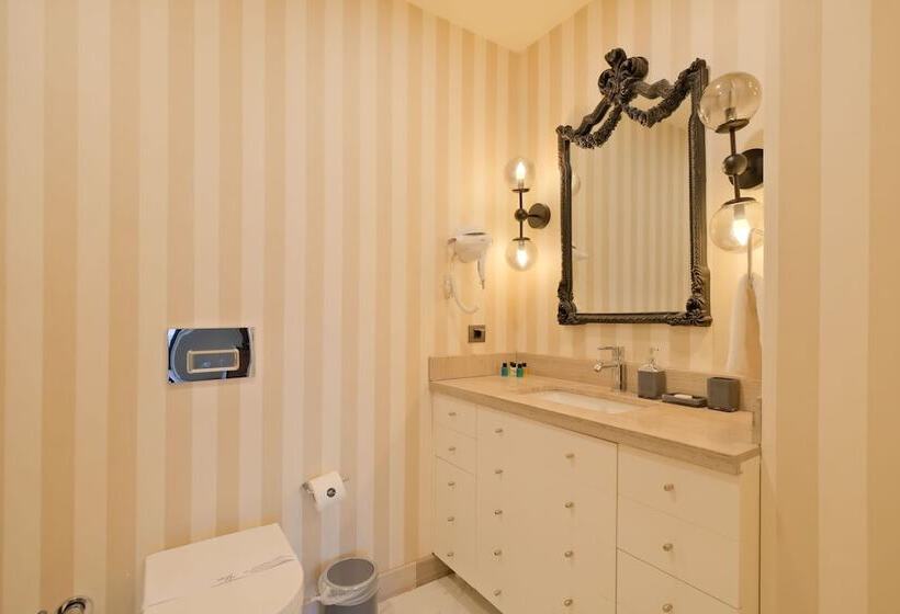 ホテル Avangart Residence By Newinn