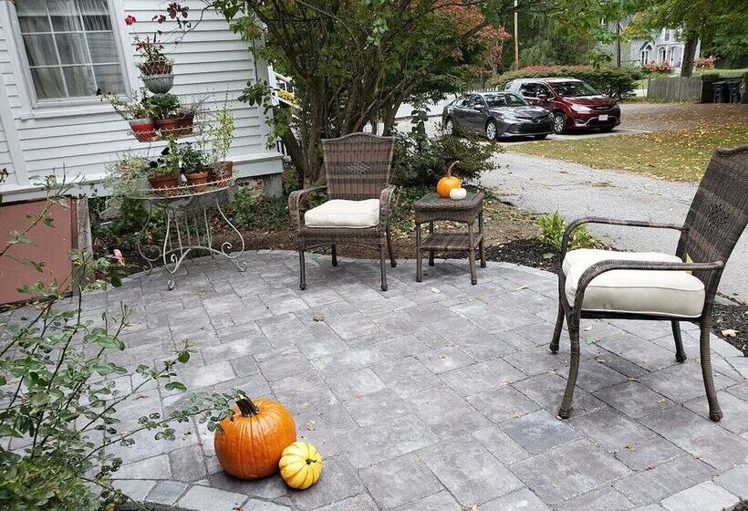 בית מלון כפרי Pinecrest Inn