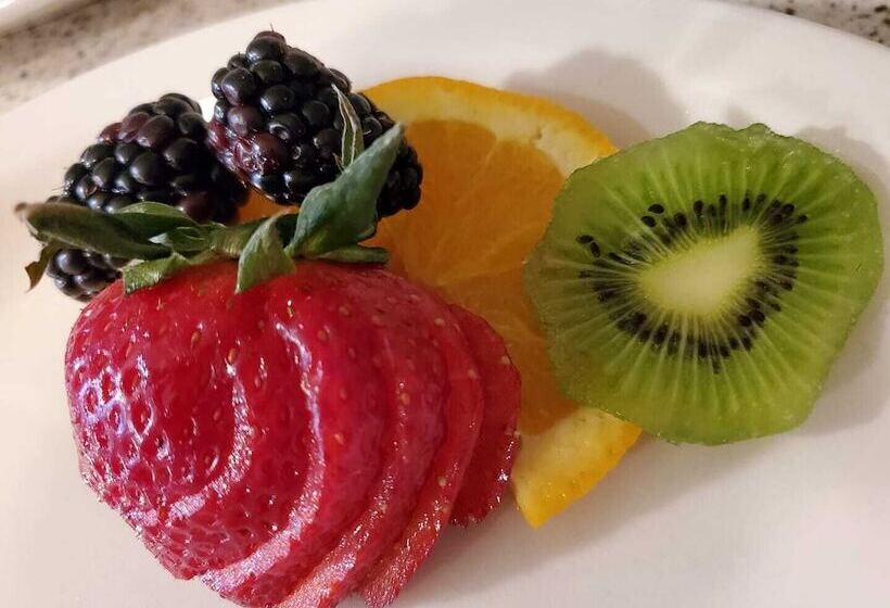 בית מלון כפרי Pinecrest Inn