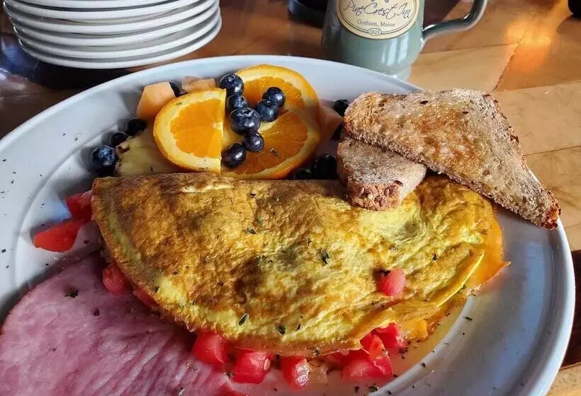 Hotelli Pinecrest Inn