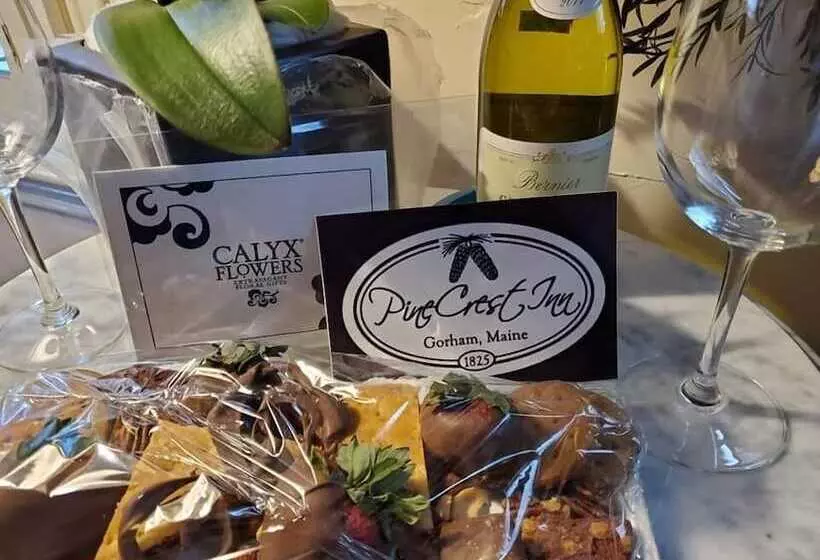 Hotelli Pinecrest Inn