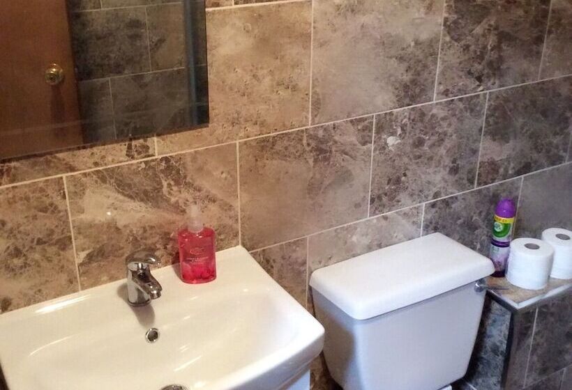 민박 The Lodge Guest House