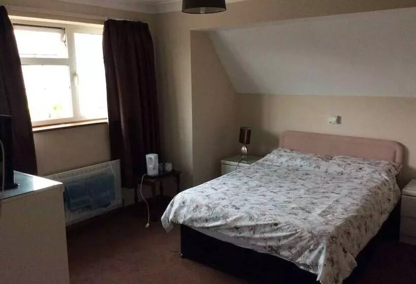 Aamiaismajoitus (B&B) The Lodge Guest House