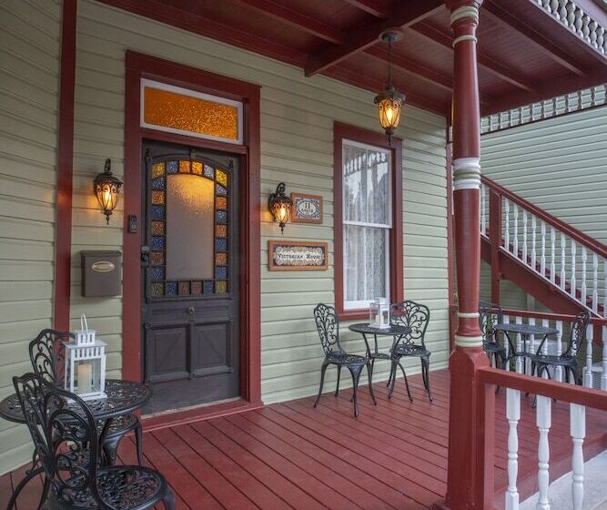 Victorian House Bed And Breakfast