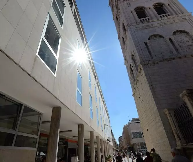 Boutique Hostel Forum