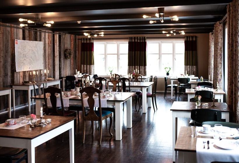 Fjærland Fjordstove Hotell   Huseby Hotelldrift As