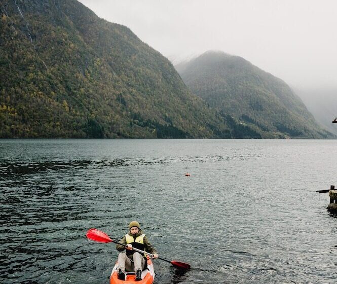 Fjærland Fjordstove Hotell   Huseby Hotelldrift As