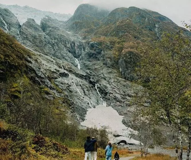 Fjærland Fjordstove Hotell   Huseby Hotelldrift As