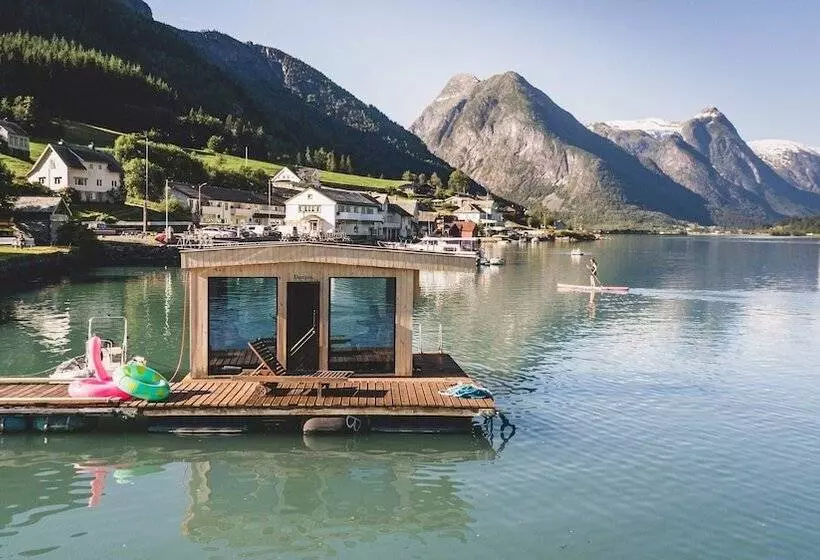 Fjærland Fjordstove Hotell   Huseby Hotelldrift As