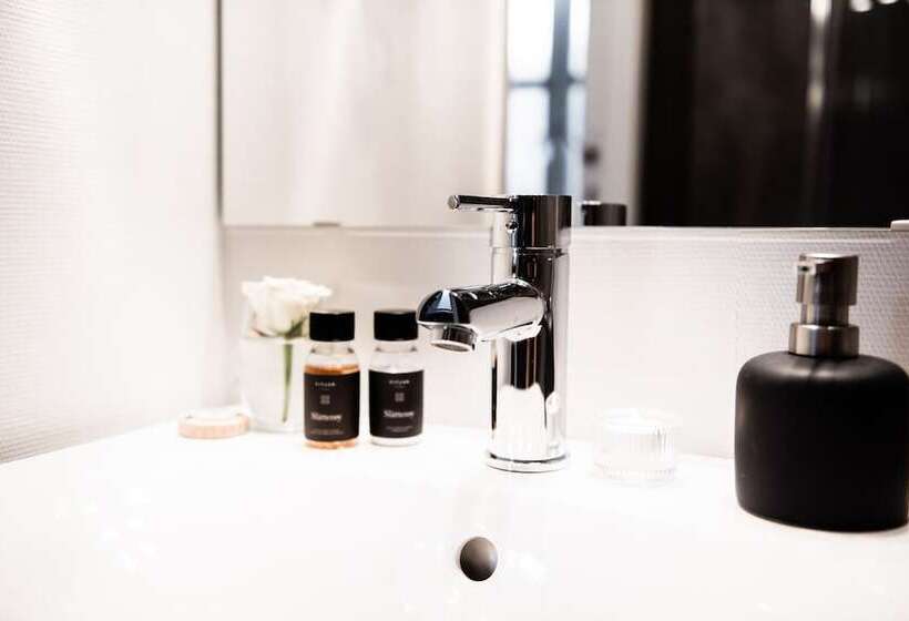 Fjærland Fjordstove Hotell   Huseby Hotelldrift As