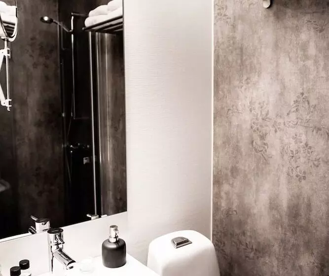 Fjærland Fjordstove Hotell   Huseby Hotelldrift As