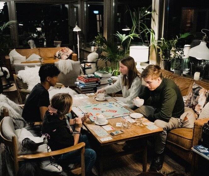 Fjærland Fjordstove Hotell   Huseby Hotelldrift As