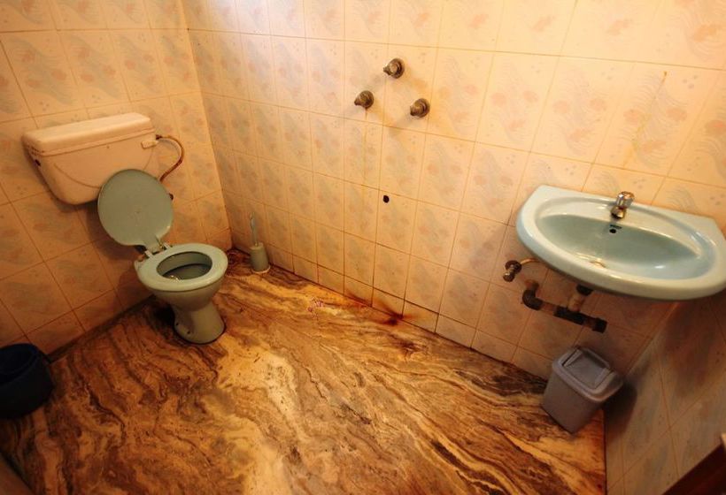 Hostal J.b.l Enterprises