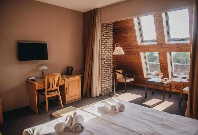 هتل Chateau Kvareli