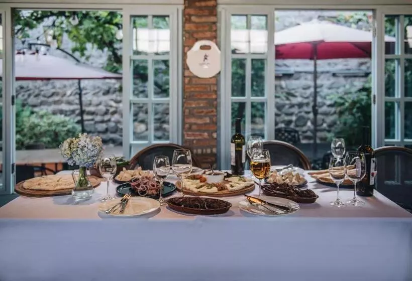 هتل Chateau Kvareli