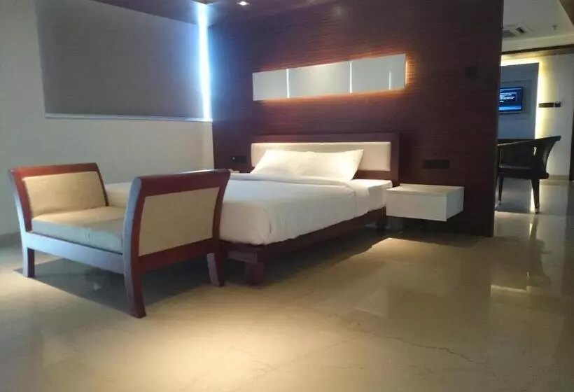 בית מלון כפרי Diana Heights Luxury