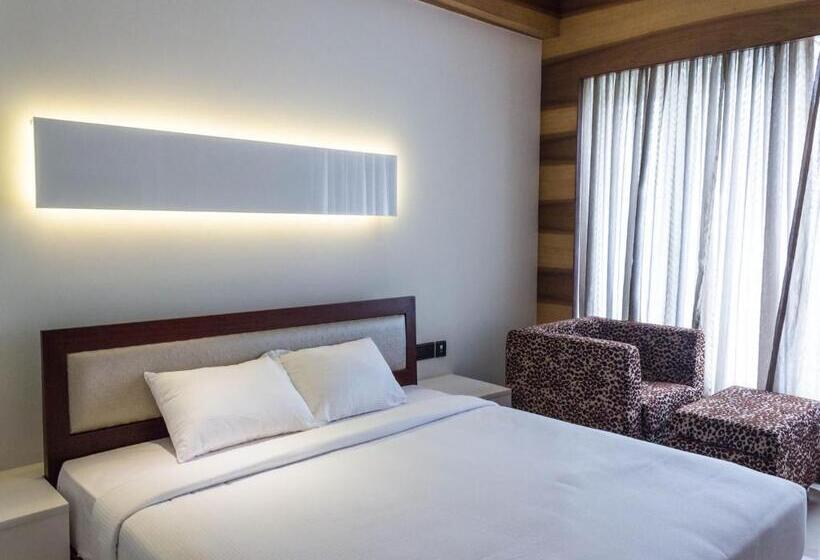 ホテル Diana Heights Luxury