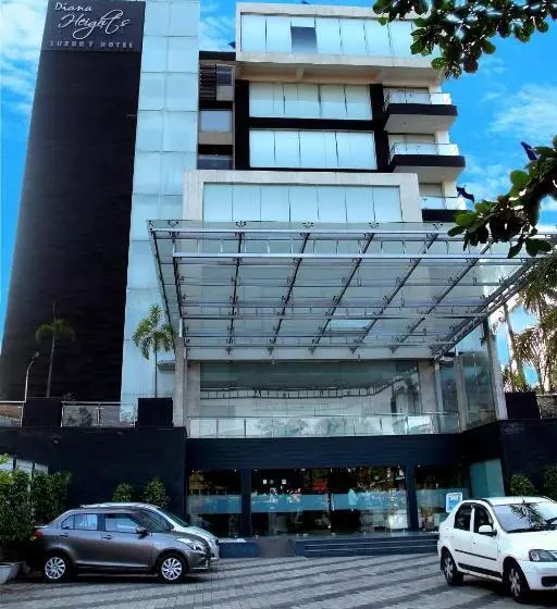 בית מלון כפרי Diana Heights Luxury