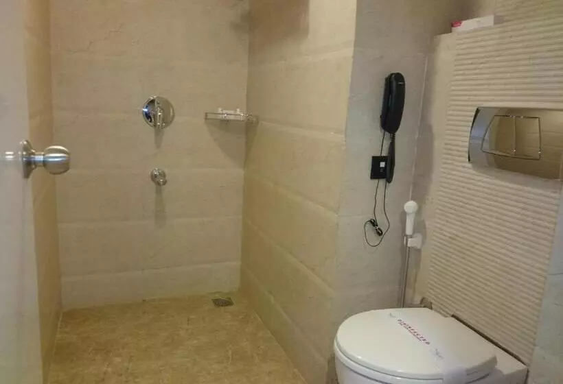 בית מלון כפרי Diana Heights Luxury