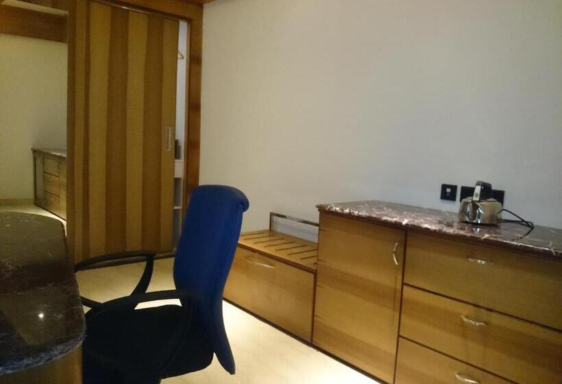 ホテル Diana Heights Luxury