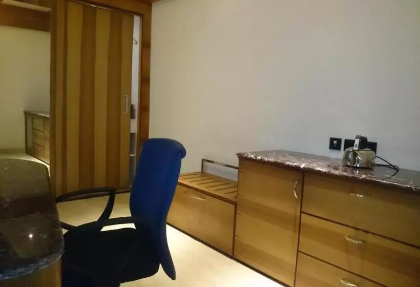 בית מלון כפרי Diana Heights Luxury