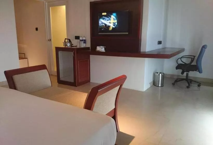 בית מלון כפרי Diana Heights Luxury