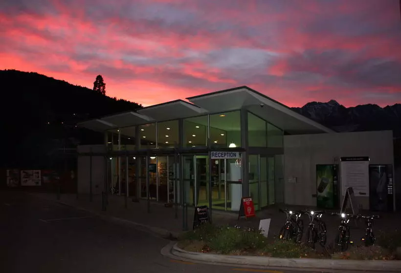 هتل Hampshire Holiday Parks   Queenstown Lakeview