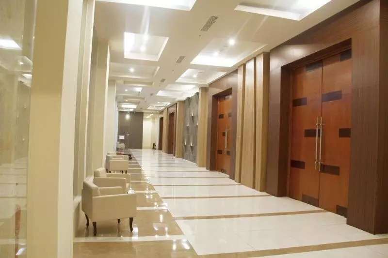 ホテル The Sun Madiun