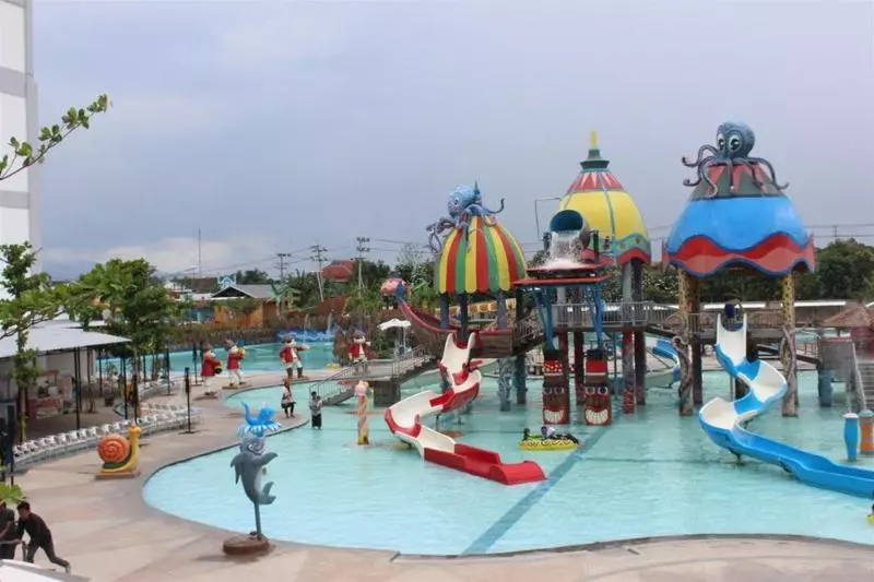 ホテル The Sun Madiun