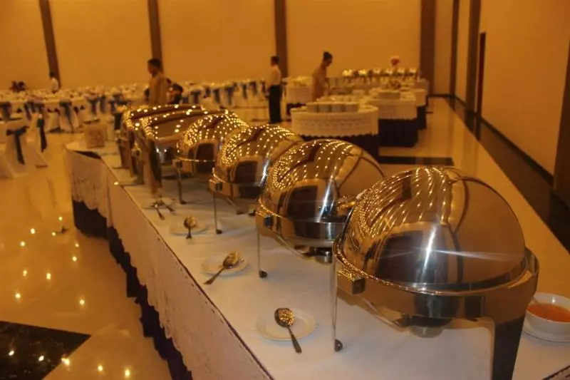 ホテル The Sun Madiun