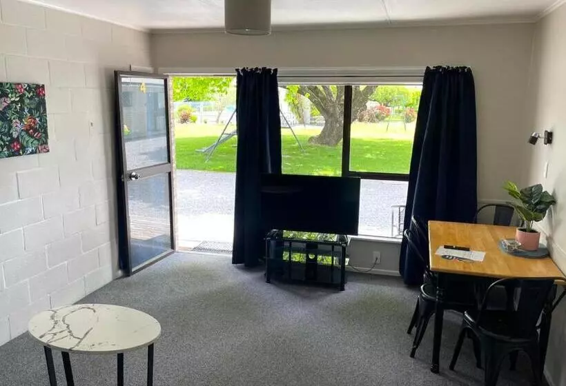 モーテル U Studios Masterton