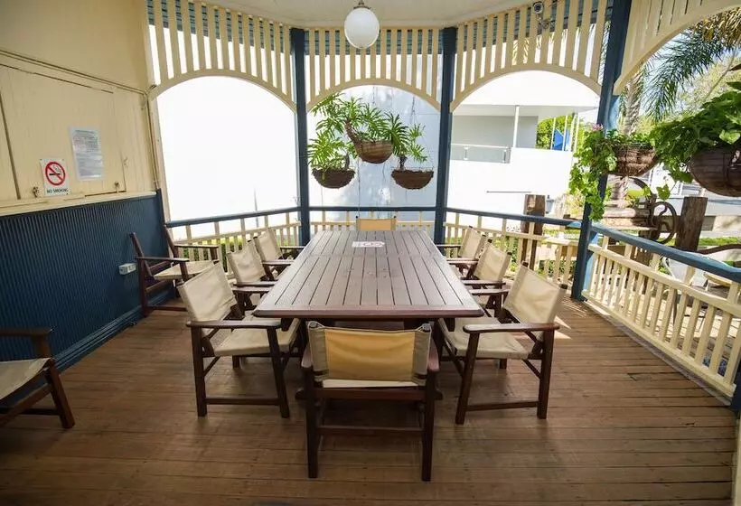 بنسيون Brisbane Manor