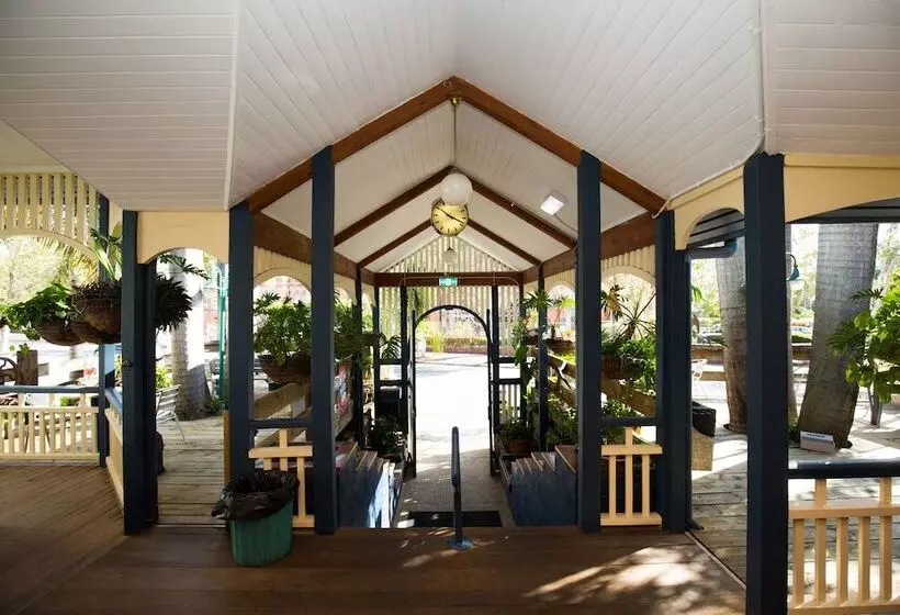 بنسيون Brisbane Manor