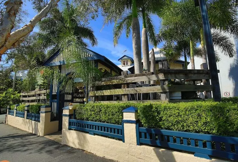 بنسيون Brisbane Manor