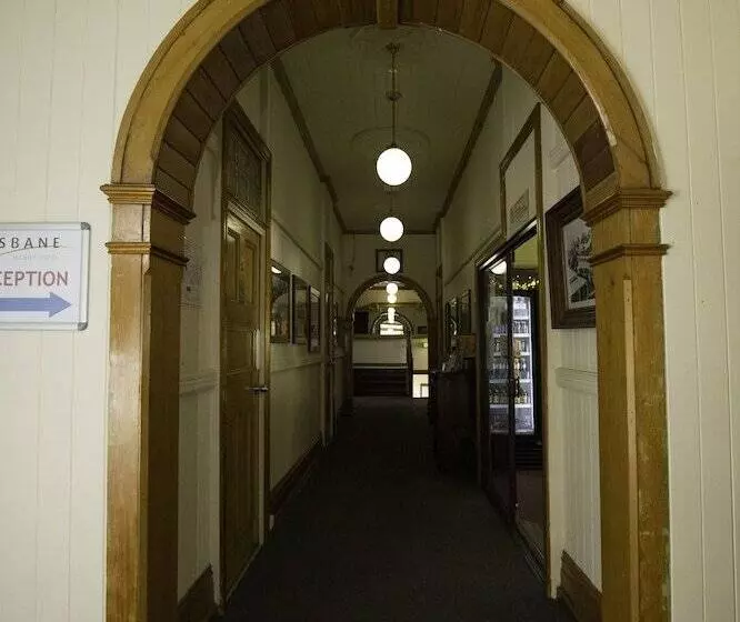 بنسيون Brisbane Manor