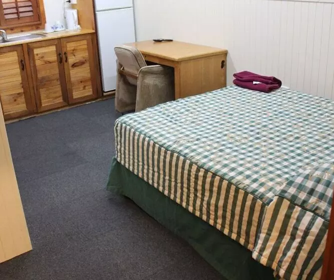 بنسيون Brisbane Manor