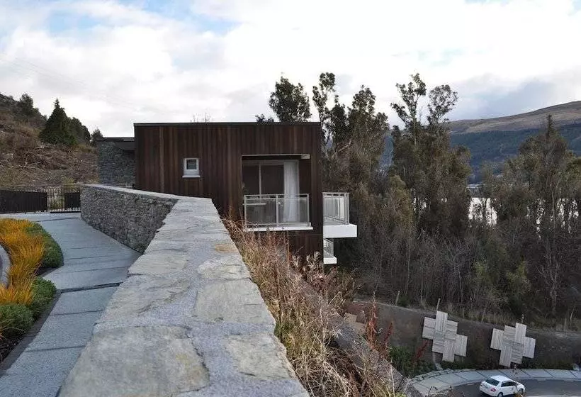 Queenstown Village Apartments