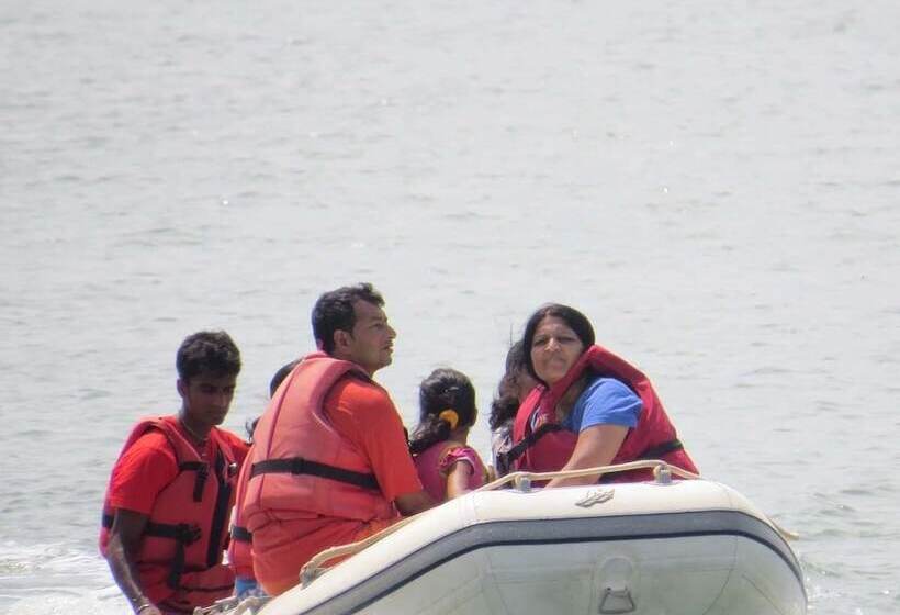 Sai Vishram Beach Resort Byndoor