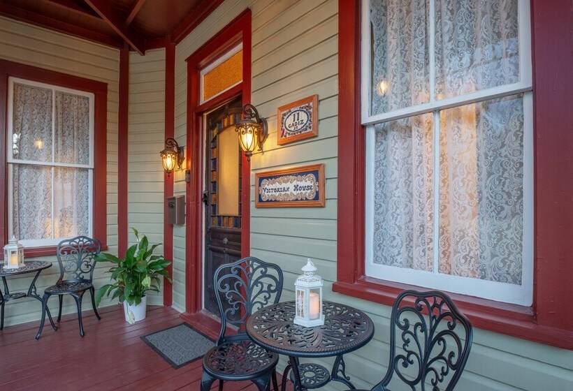 Victorian House Bed And Breakfast