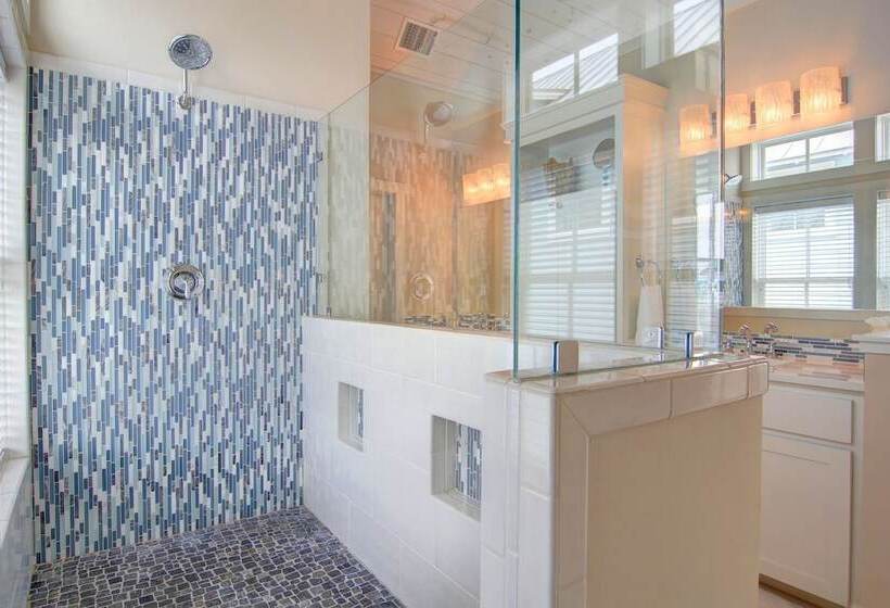 Amazing Grace 128 St