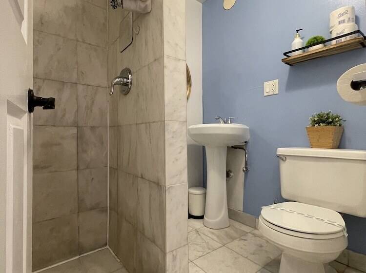 And The City Midtown